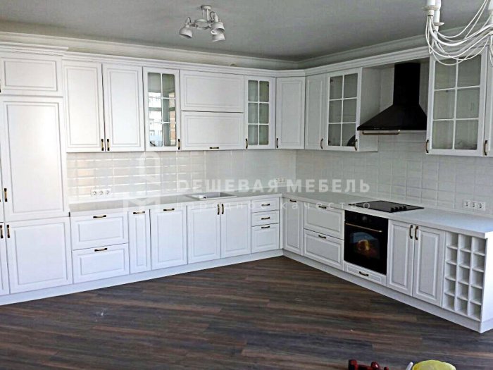 Белый гарнитур с фрезеровкой