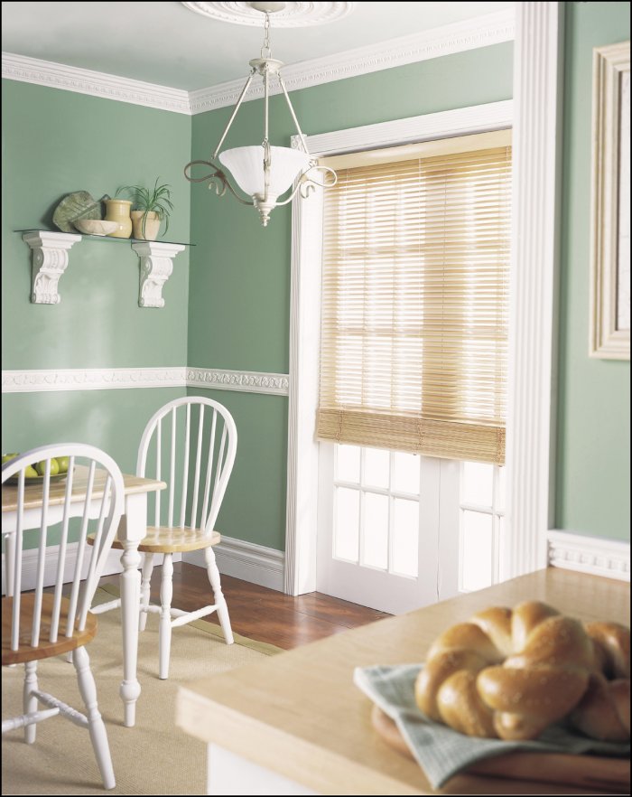 Молдинги в интерьере кухни