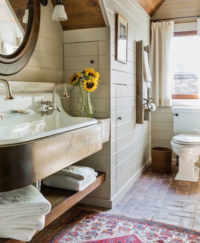 Ванная комната в деревенском стиле