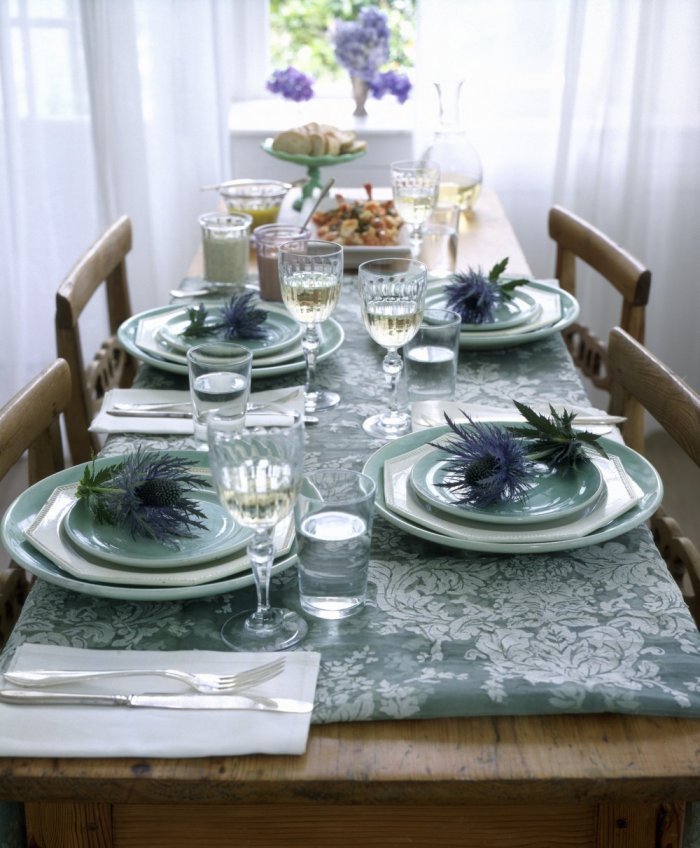 Красиво сервированный стол