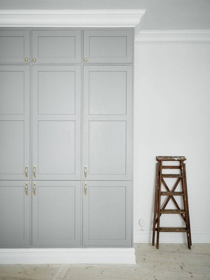 Встроенный шкаф в скандинавском интерьере