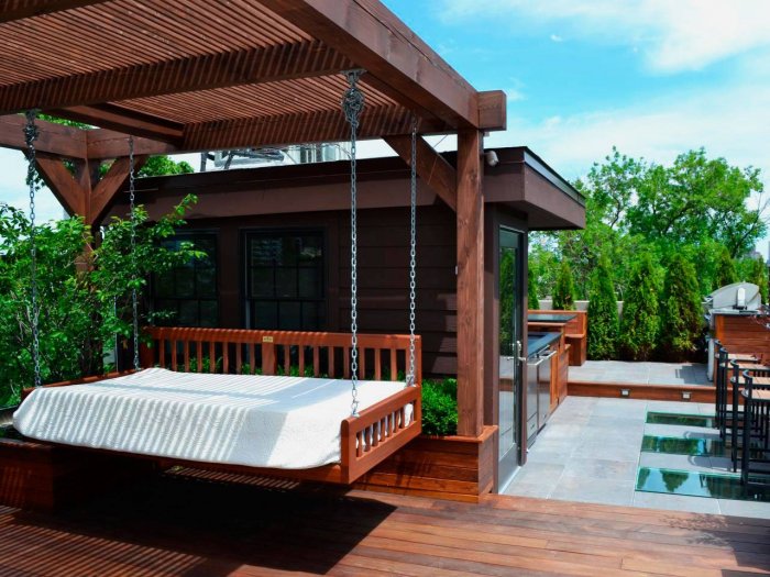 Открытая деревянная терраса