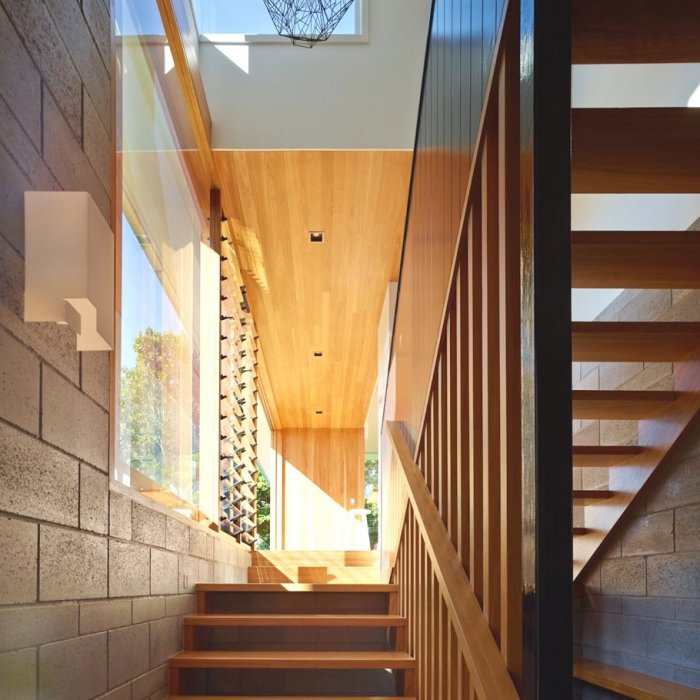 Отделка межэтажного лестничного проема