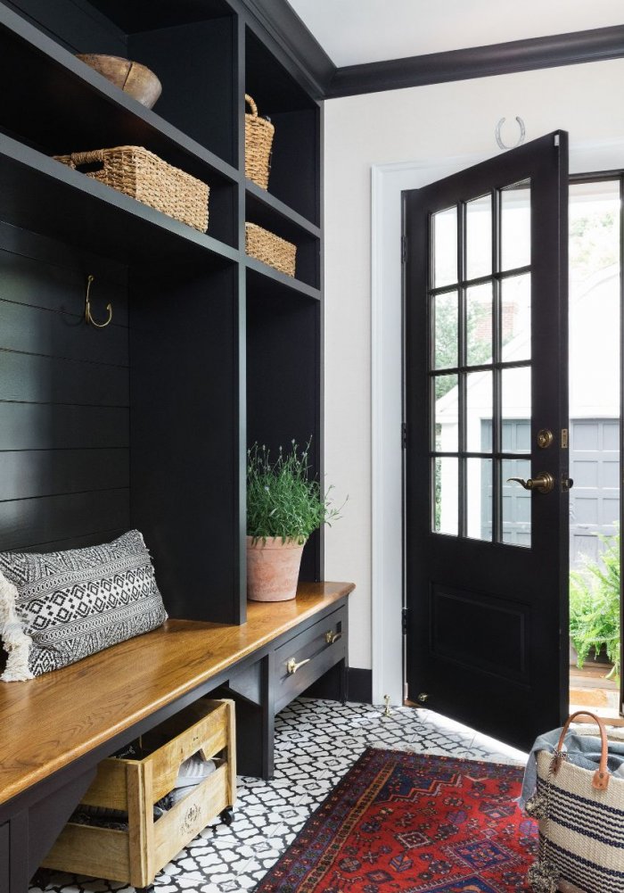 Прихожая тамбур в частном доме интерьер