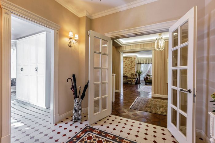 Маленькая прихожая тамбур