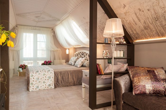 Спальня в мансардном стиле