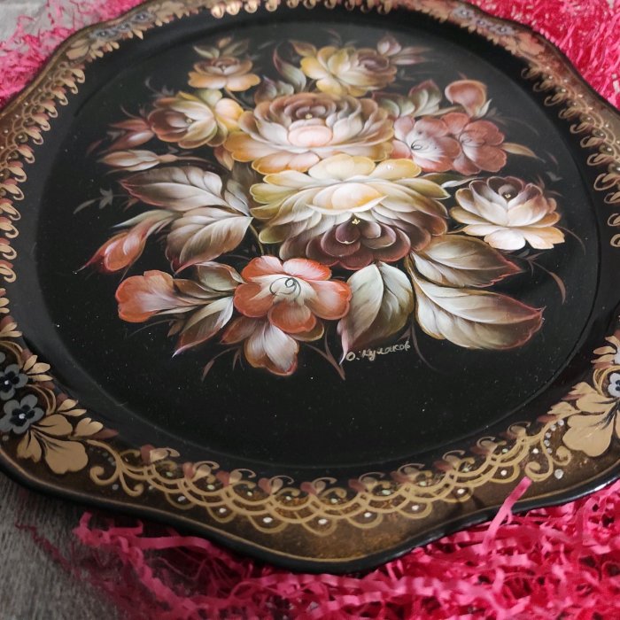 Кулоны с Жостовской росписью