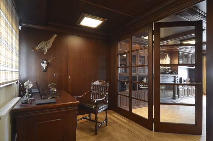 Сумах у интерьере кабинета