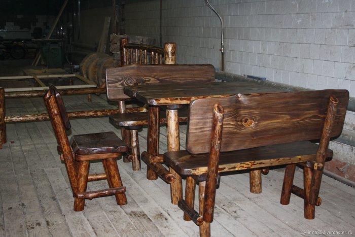 Мебель из цельного дерева