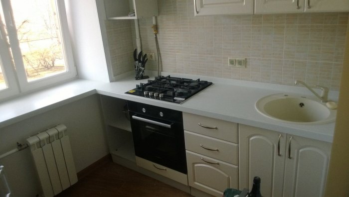 Подоконник-столешница на кухне в хрущевке