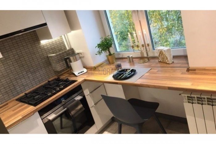 Маленькая кухня подоконник столешница 2на3м