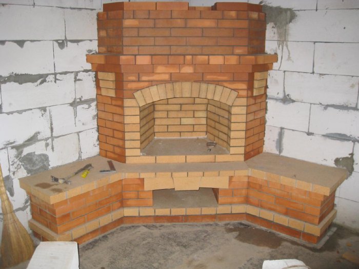 Кладка угловой камин