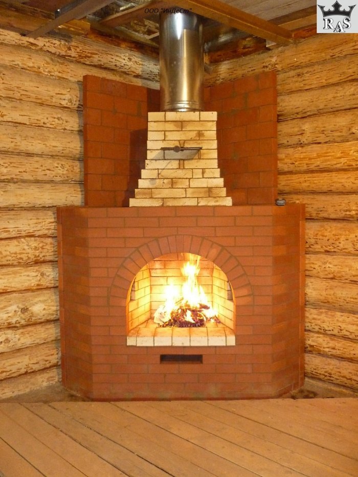 Угловой кирпичный камин