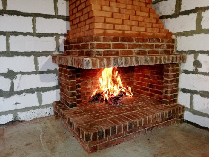 Открытые камины из кирпича