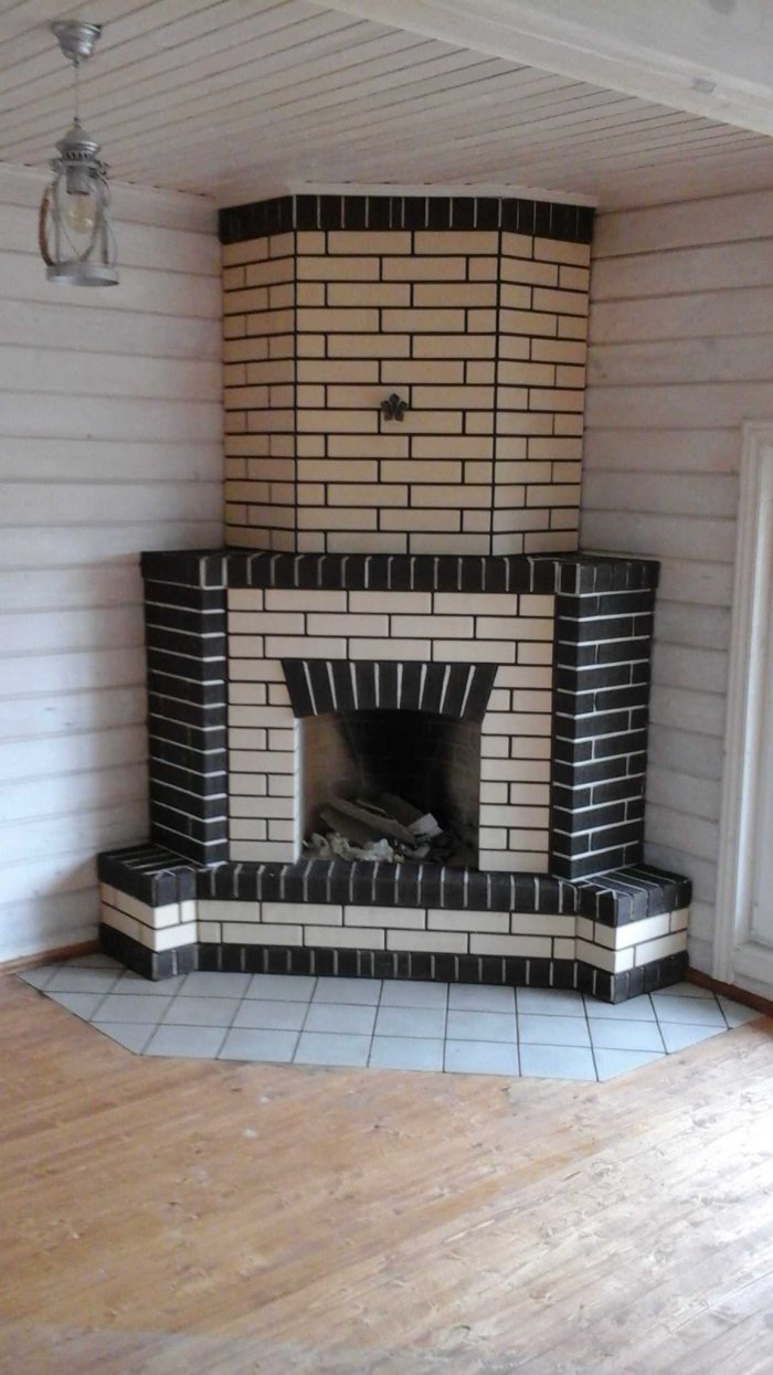 Угловой кирпичный камин