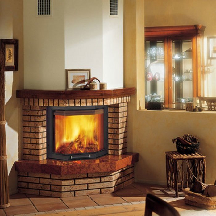 Каминная топка в кирпиче