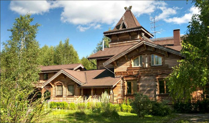 Деревянный особняк в русском стиле