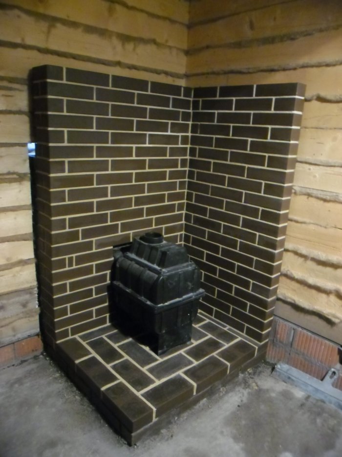 Кирпичная кладка для банной печи с выносной топкой