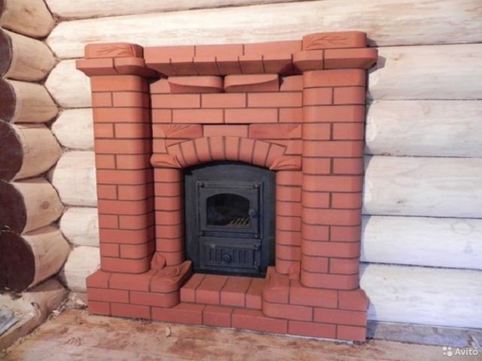 Печь камин обложенная кирпичом