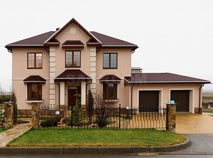 Бежевые фасады домов