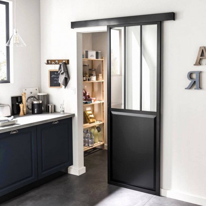 Выдвижная дверь на кухню