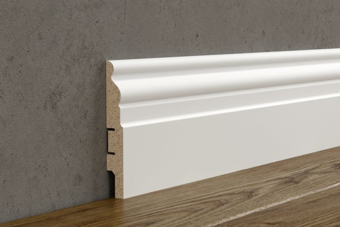 Пристенный плинтус для лестницы
