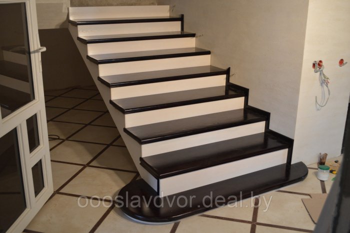 Плинтус для ступеней деревянных