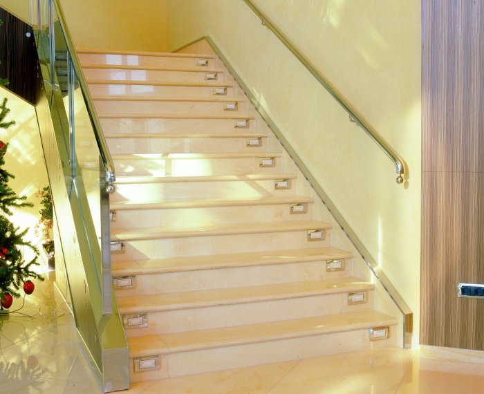 Плинтус напольный Decomaster d231дм