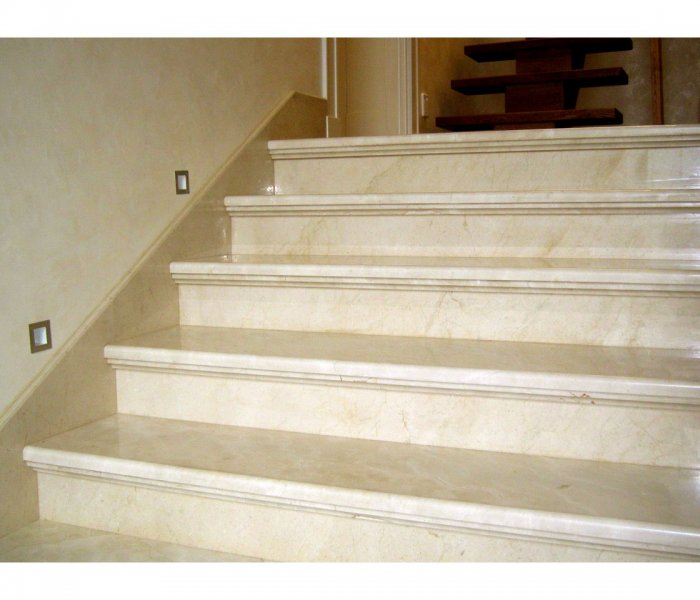 Плинтус на ступенях лестницы