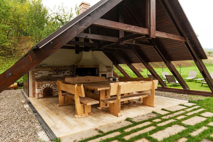 Беседки в стиле Шале с перголой