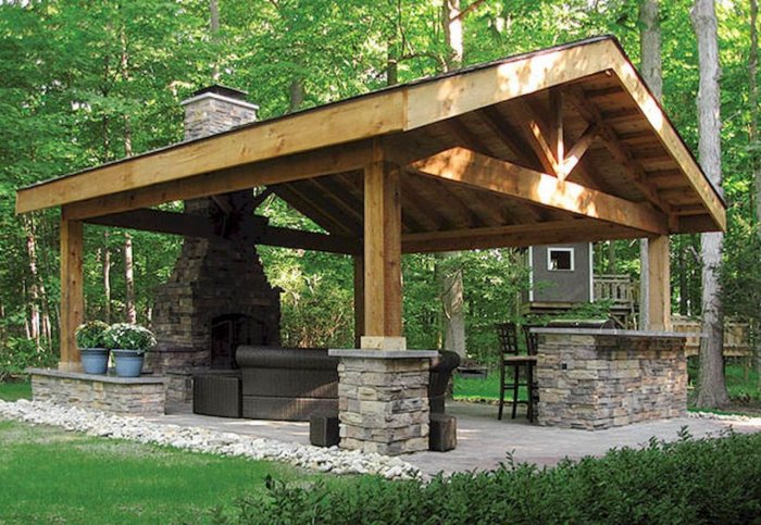 Беседка в альпийском стиле
