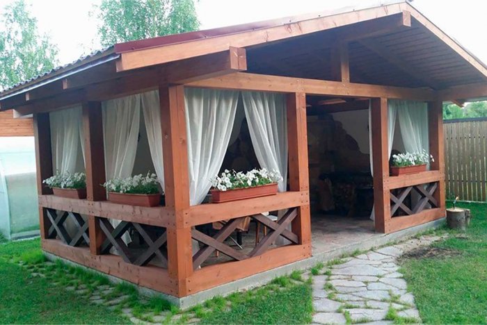 Беседка с барбекю в стиле Шале