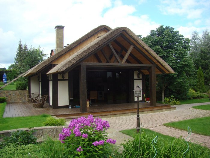 Хозяйственные постройки в стиле Шале