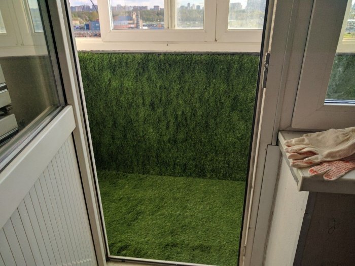 Современные ковры в лоджии