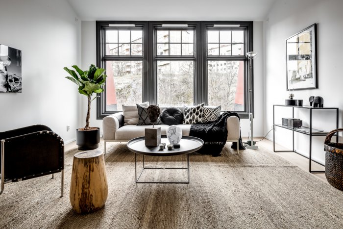 Серые оконные рамы в интерьере