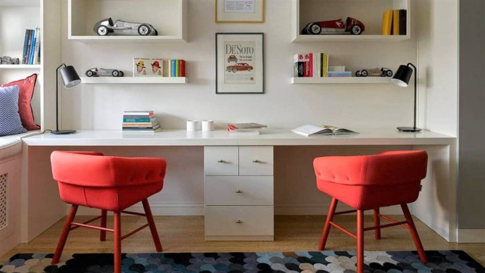 Письменные столы для двоих детей-школьников