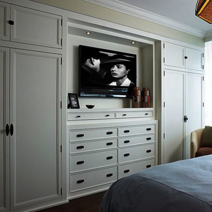 Телевизор встроенный в шкаф