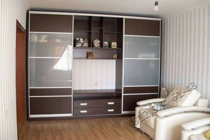 Шкаф с нишей под телевизор