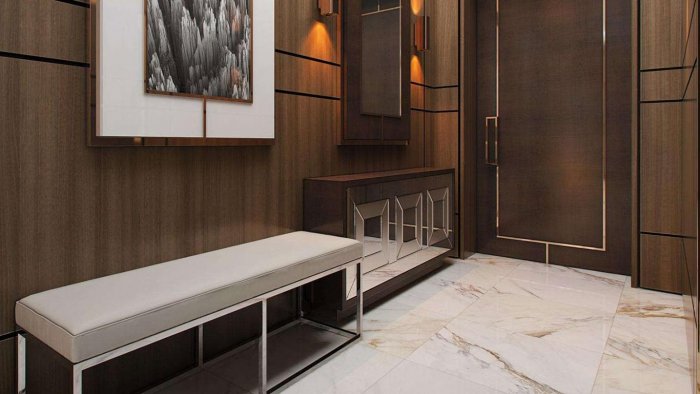 Прихожая обшитая ламинатом