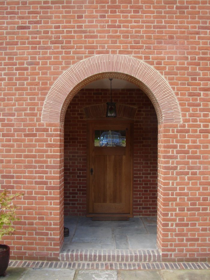 Арка из красного кирпича
