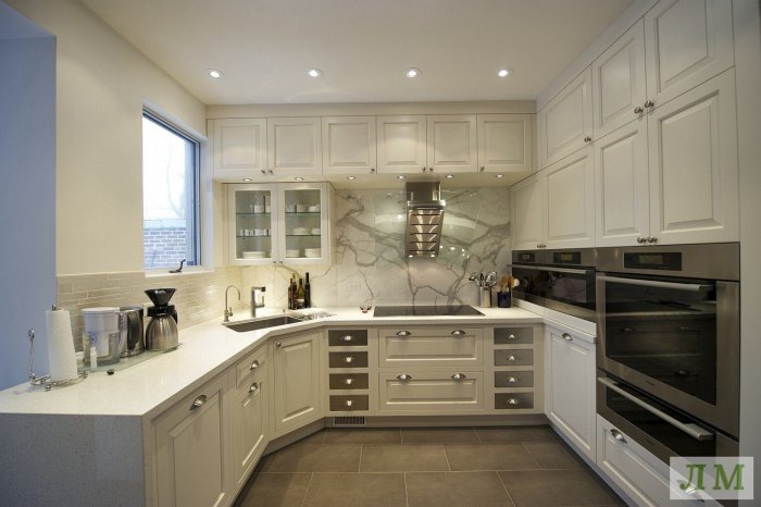 Небольшие кухни п образные