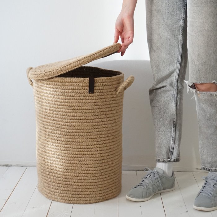 Прямоугольная корзина из джута