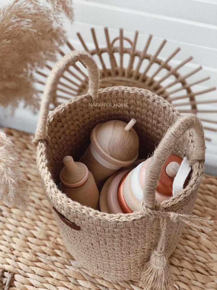 Подвесная корзина из джута