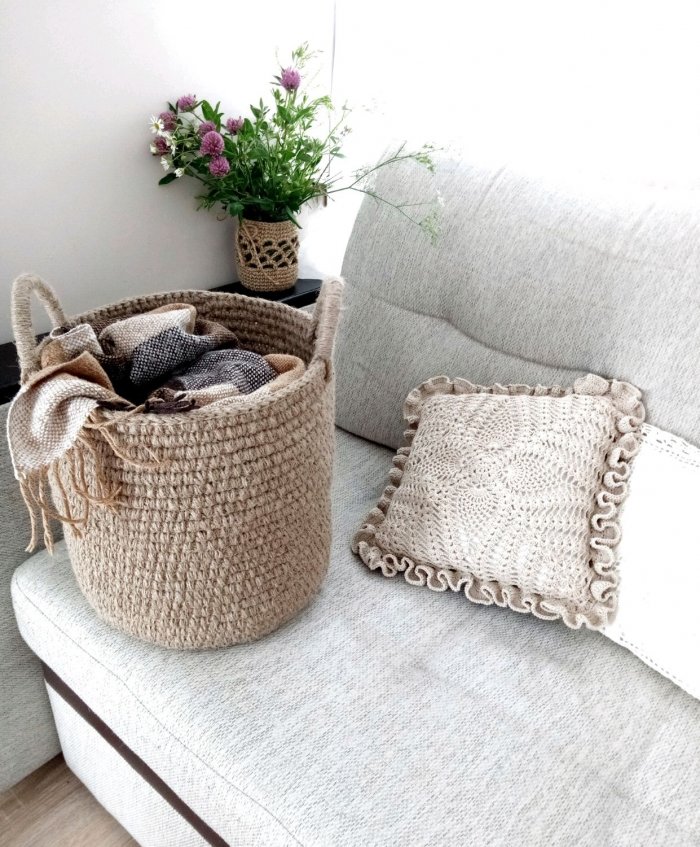 Вязаные корзинки из джута в интерьере