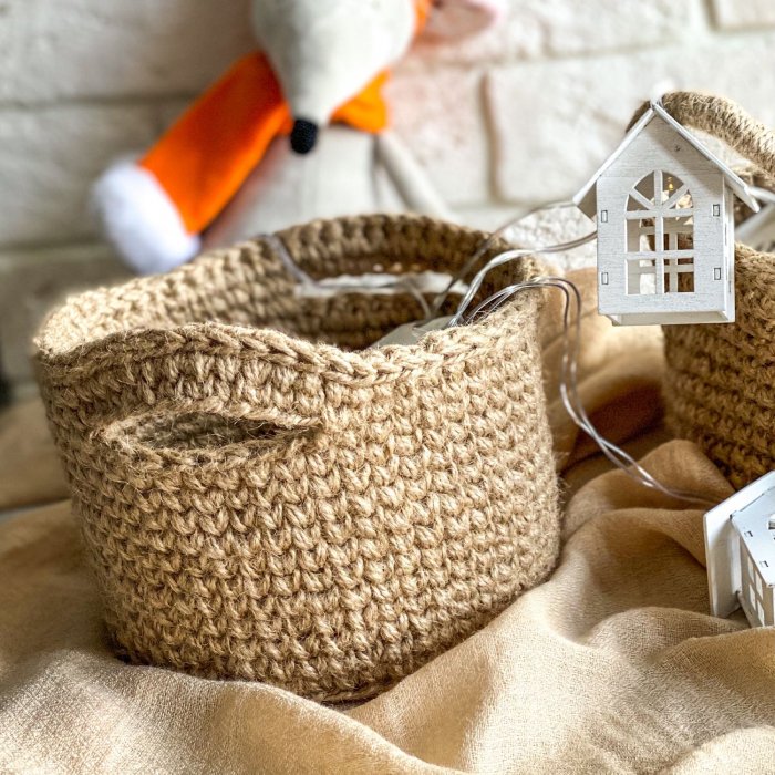 Интерьерные корзины из джута