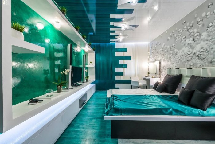 Комната в изумрудном цвете