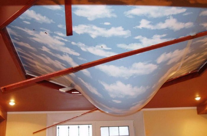 Затопили потолок