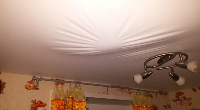 Натяжной потолок после затопления