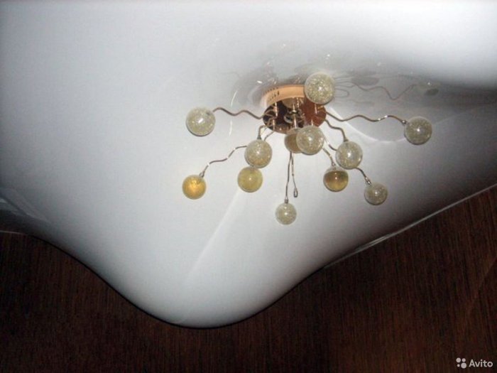 Натяжной потолок затоплен