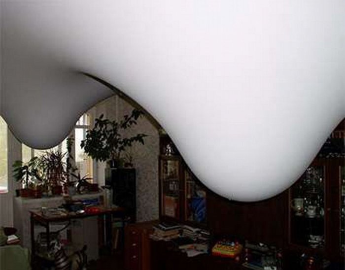 Натяжной потолок при затоплении